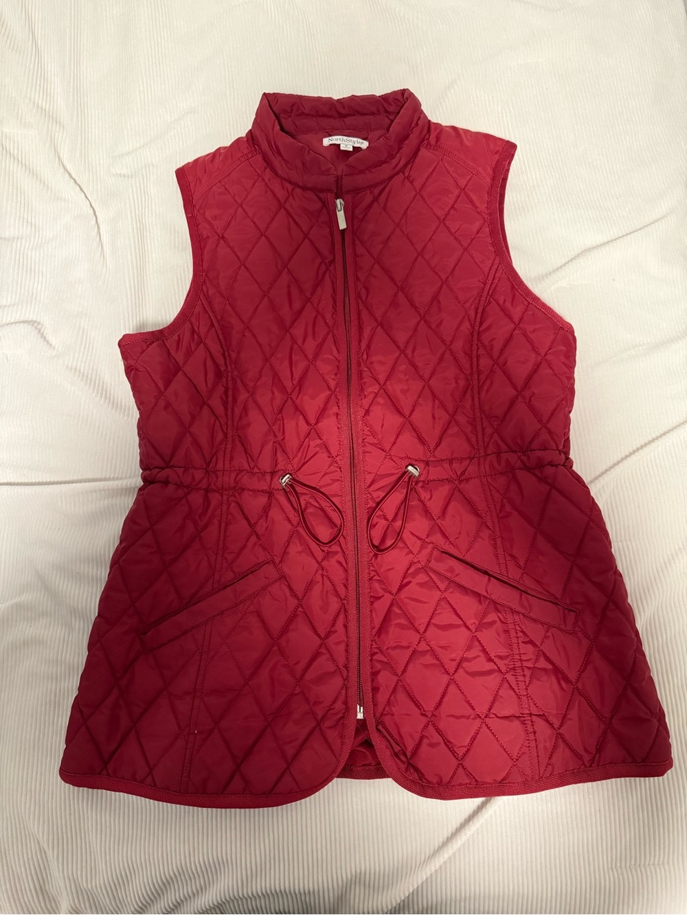 Northstyle Quilted Sleeveless Puffer Vest in Deep Red